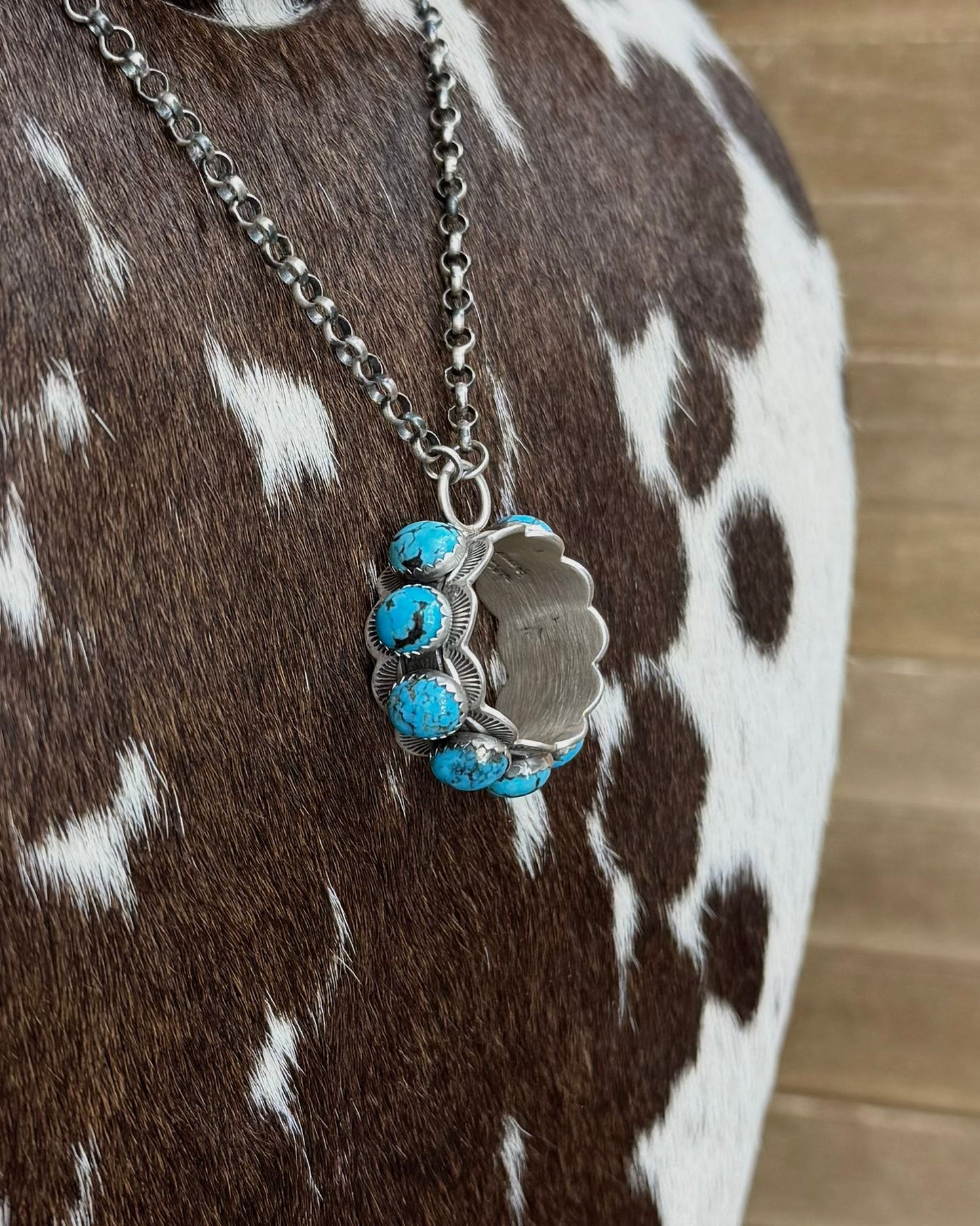 18" Scalloped Turquoise Necklace *Native