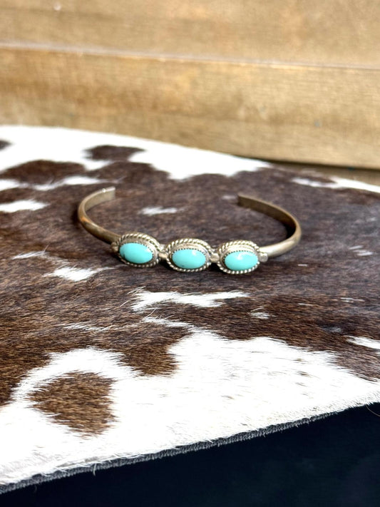 7" Dainty 3 Stone Cuff *NonNative